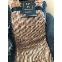 CARRIAGE HOUSE Luxurious Throw Faux Fur Alpaca Gold